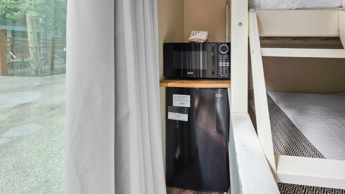 ברקנרידג' Cozy Studio With Shared Pool -3 Min To Ski Lift מראה חיצוני תמונה