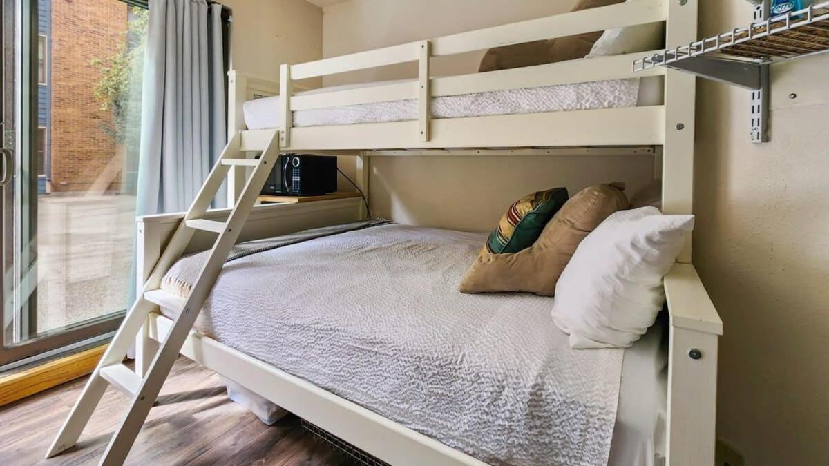 ברקנרידג' Cozy Studio With Shared Pool -3 Min To Ski Lift מראה חיצוני תמונה