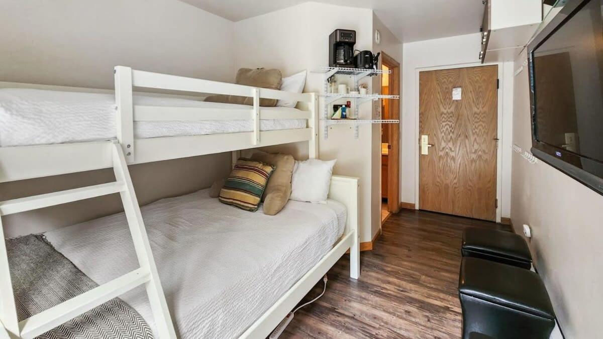 ברקנרידג' Cozy Studio With Shared Pool -3 Min To Ski Lift מראה חיצוני תמונה