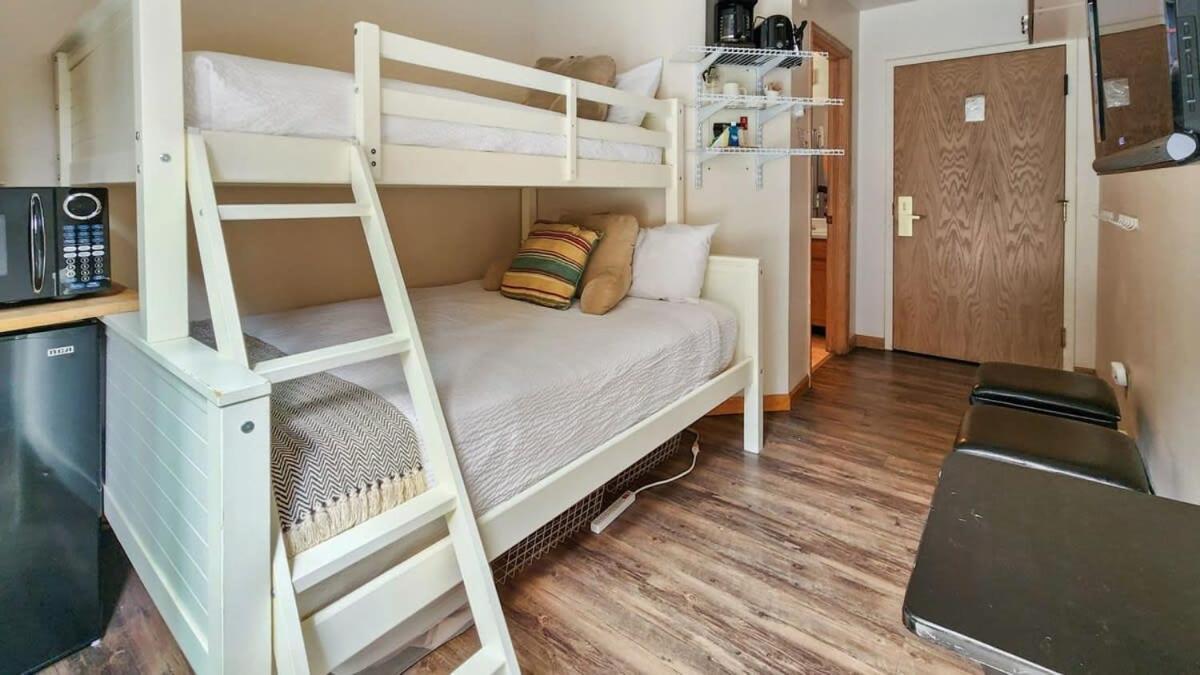 ברקנרידג' Cozy Studio With Shared Pool -3 Min To Ski Lift מראה חיצוני תמונה